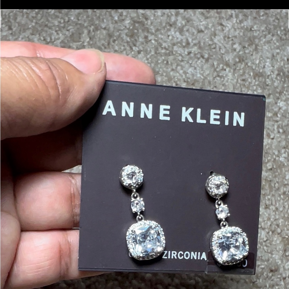 Earring Set - Picture 3 of 5